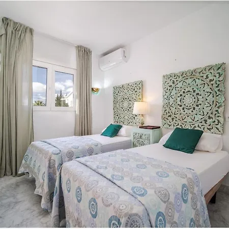 Bahamas - Your Very Own Fairytale Vacation Palace