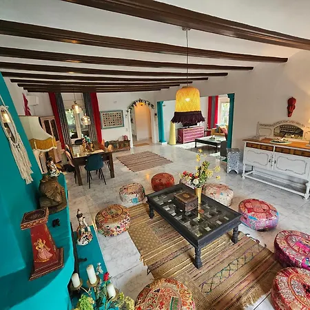 Bahamas - Your Very Own Fairytale Vacation Palace