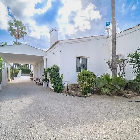 Bahamas - Your Very Own Fairytale Vacation Palace