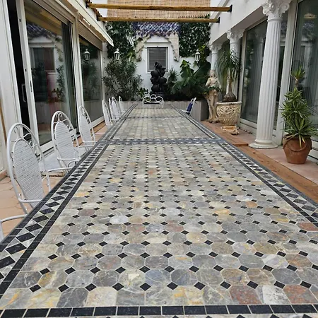 Villa Bahamas - Your Very Own Fairytale Vacation Palace *