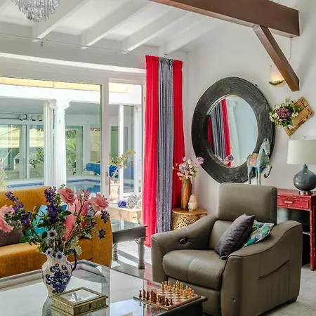 Villa Bahamas - Your Very Own Fairytale Vacation Palace Javea