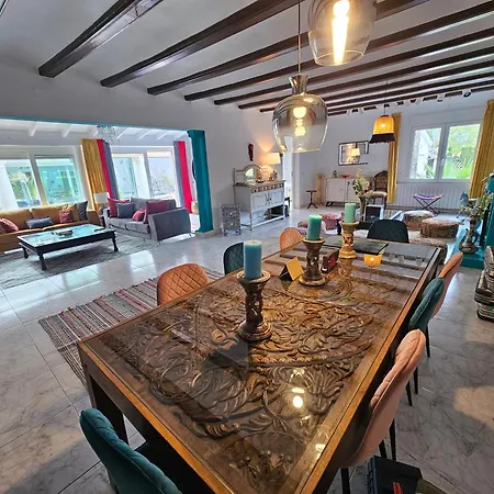 Bahamas - Your Very Own Fairytale Vacation Palace Jávea